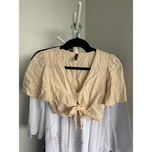 Cropped puffy sleeve top